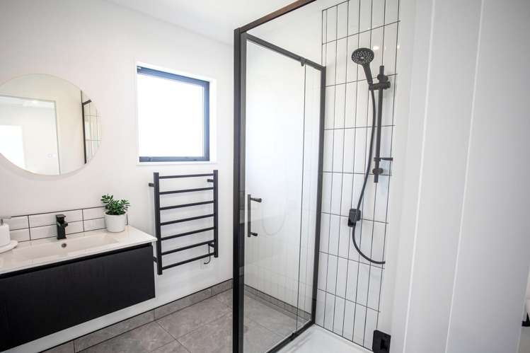 1/37 Wildberry Street Woolston_8