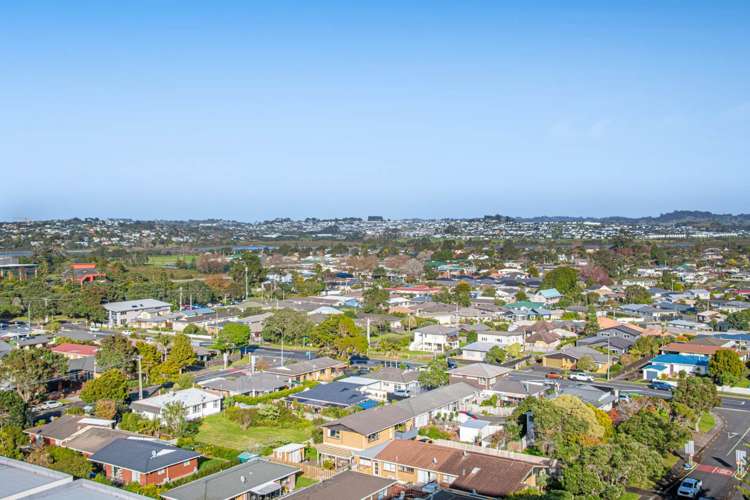 1111/11 Tamariki Avenue Orewa_29