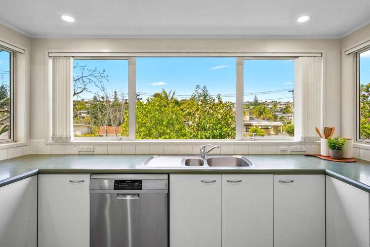 6 Luplau Crescent Cockle Bay_12