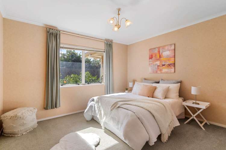 98b Beach Road Pahurehure_12