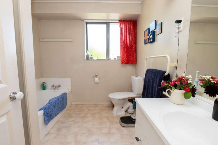 53 River Road Ngatea_19