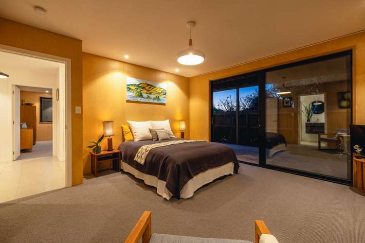 58 Victoria Road South Onetangi_24