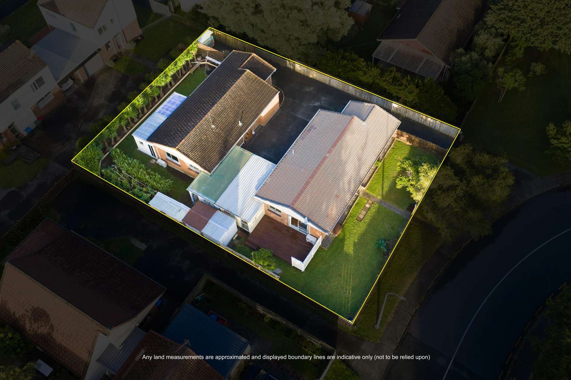 1&2/110 Celtic Crescent Ellerslie_0