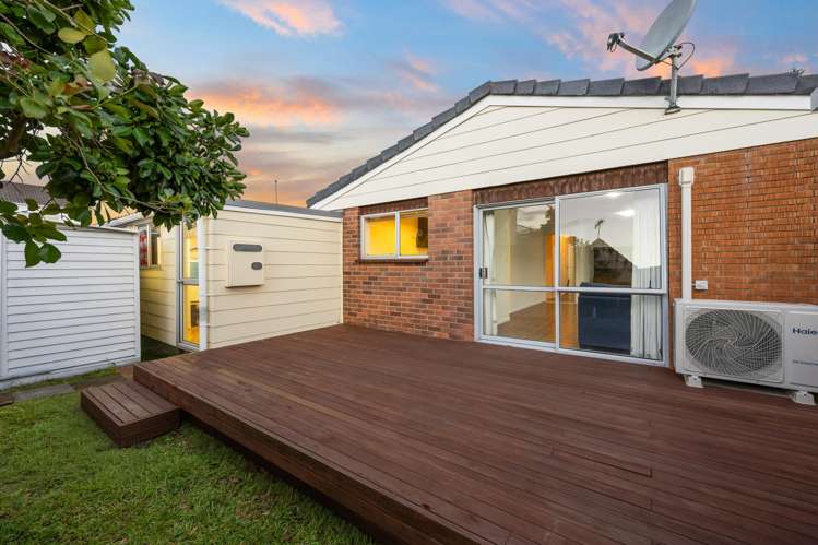 1&2/110 Celtic Crescent Ellerslie_6