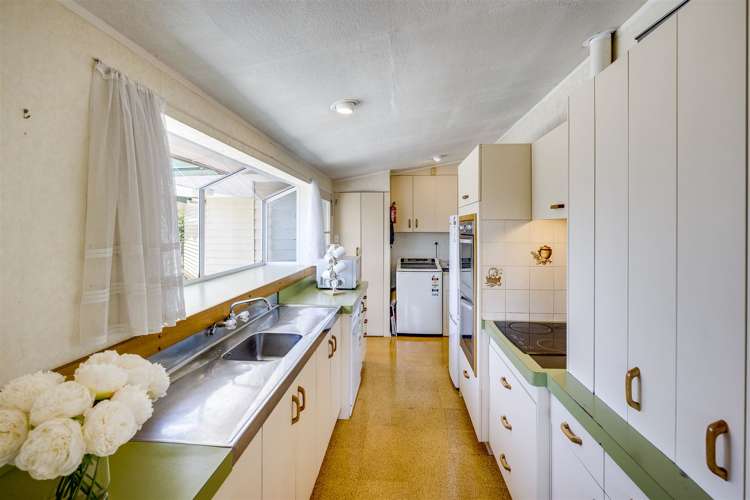 66 Menin Road Onekawa_7