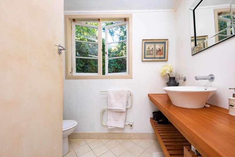 43 Kauri Point Road Laingholm_11