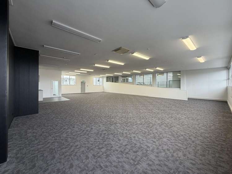 12-26 Te Heuheu Street Town Centre_8