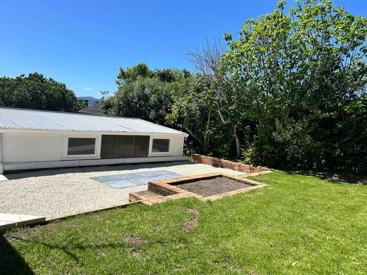 2/40 Ocean View Road Hillcrest_1