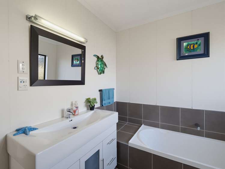 74 Churchill Drive Taradale_18