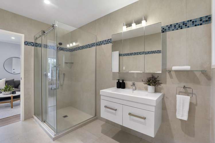 2/31B Bevyn Street Castor Bay_11