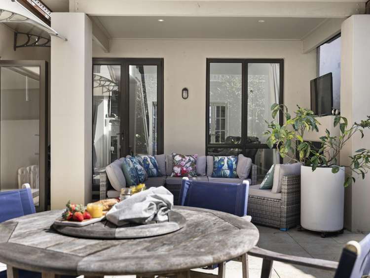 25 Bridgefield Crescent Flat Bush_11