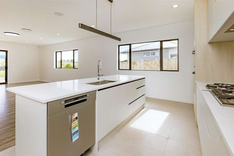 1 Hutukawa Drive Beachlands_11