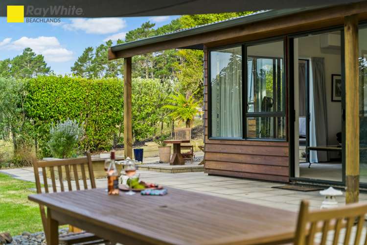 156 Ara-Kotinga Whitford_6