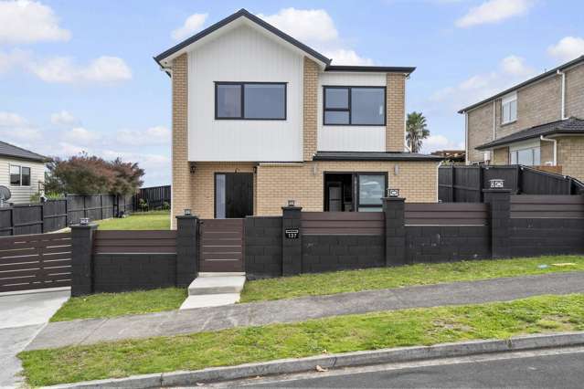 5 BED 2 LIVING & RUMPUS + CITY VIEWS