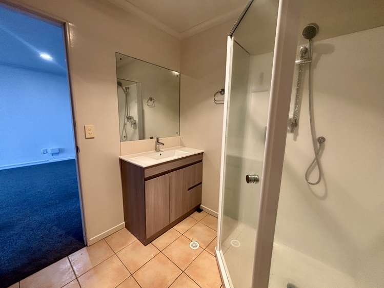 2P/1 Wadier Place Henderson_4