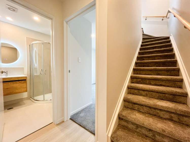 10/9 Aeroview Drive 1603_8