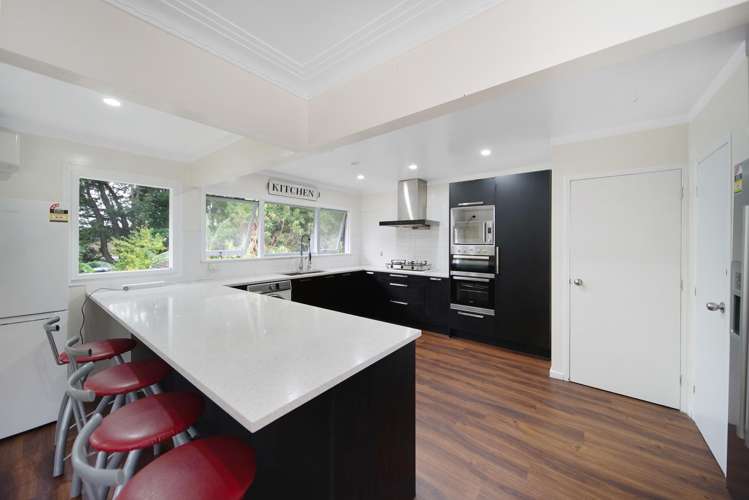 90 Lawrence Crescent_4