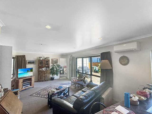 8A Trewin Street 10643_1