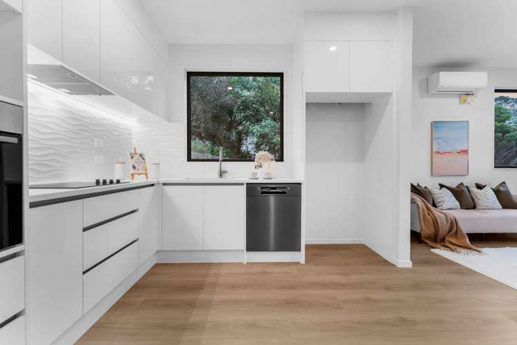 24A Zingaro Place Massey_10