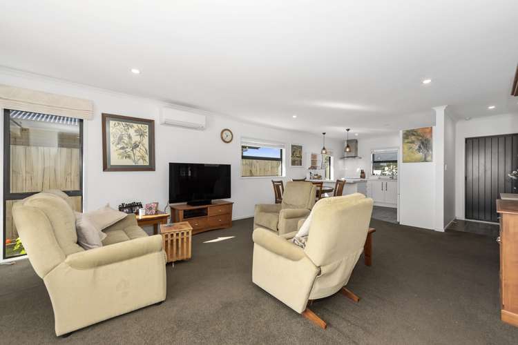 8/11 Errol Close Burbush_5