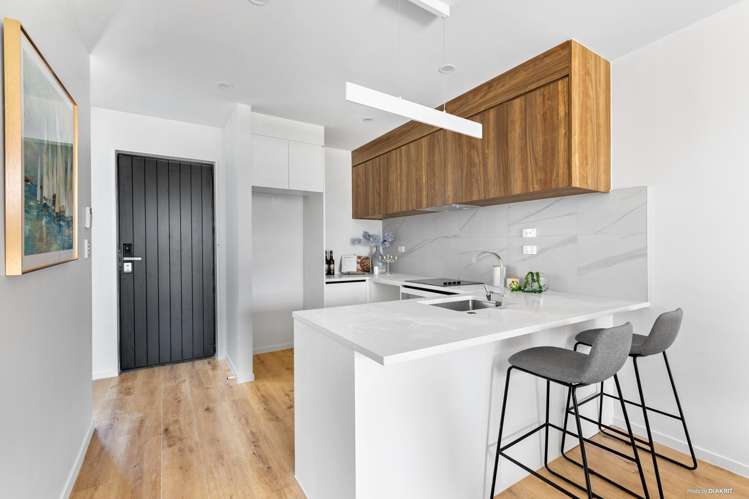 2/24 Carnoustie Drive Wattle Downs_3