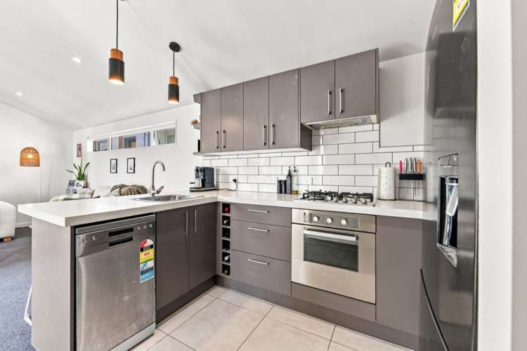 11/12 Latimer Square_0