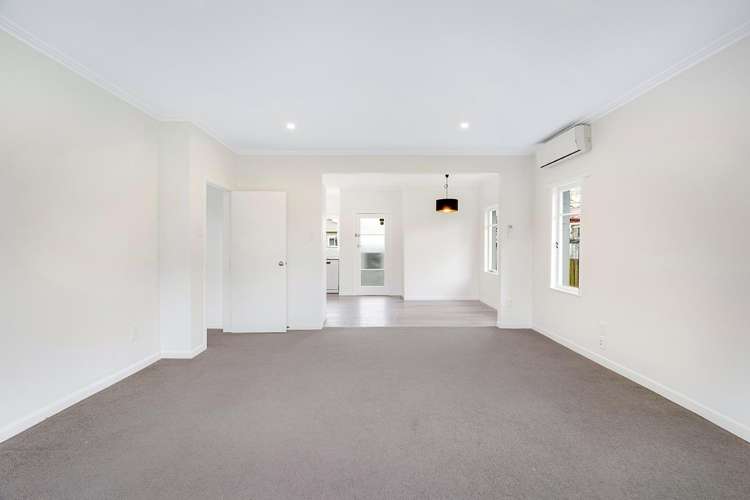 85 Fox Street 1074_5