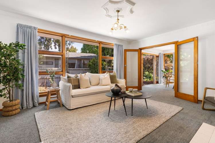 55 Woodbury Street Russley_2