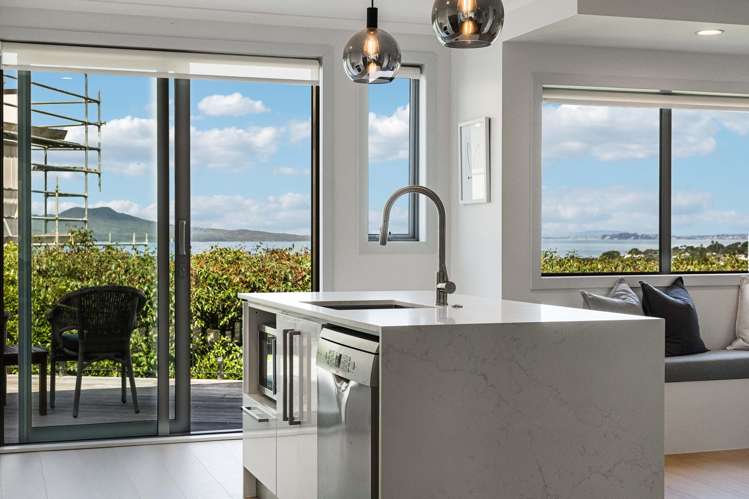 1/29A Seaview Road Castor Bay_8