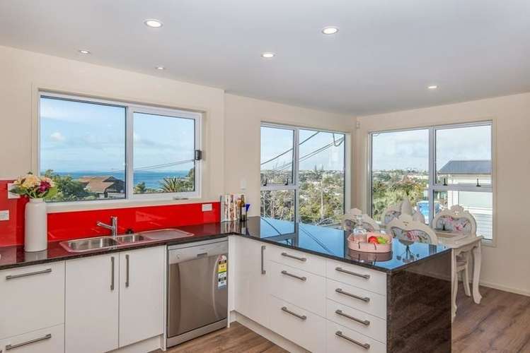 1/28 Beach Road Castor Bay_7