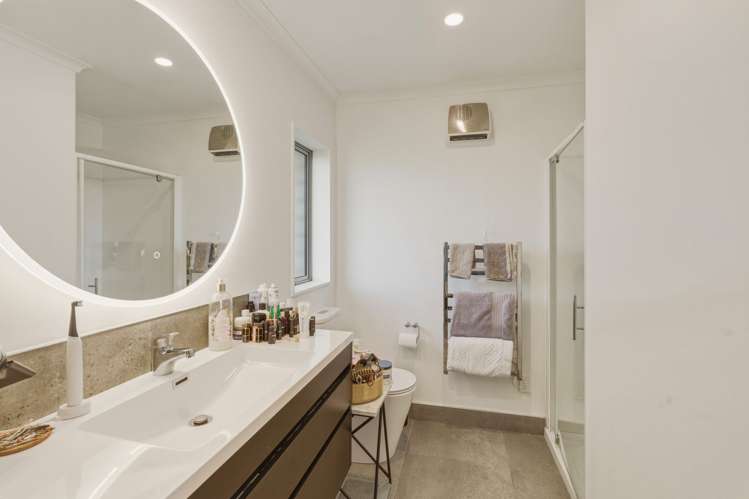 29 Pohutukawa Crescent Parklands_13