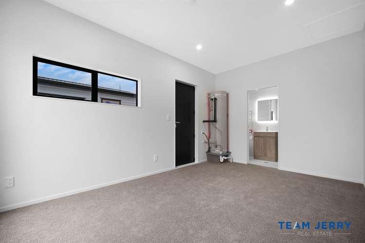 65 Survila Street Papakura_12