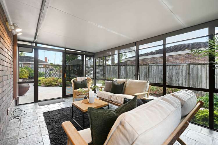 738a River Road Chartwell_9