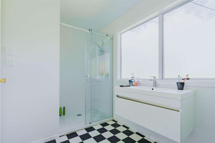 8 Armstrong Street Balclutha_10