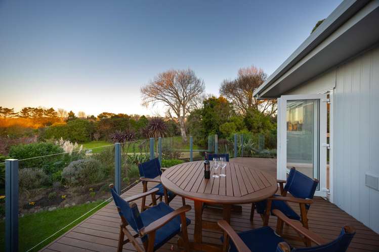 7 Sharon Place (off Buick Crescent)_0