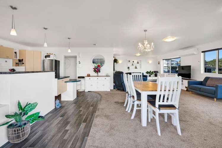 1 McLean Street Strandon_13