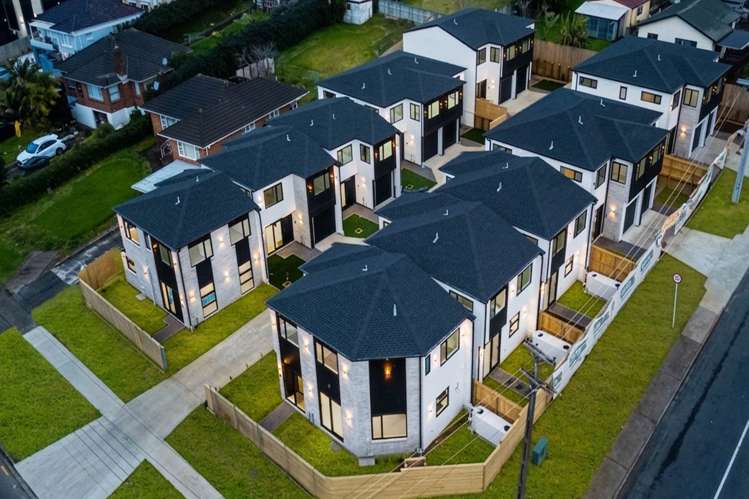 10/592 Massey Road Mangere_15