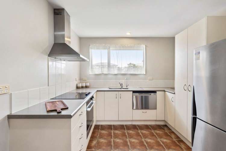 15 Aitkenhead Court Parakai_12