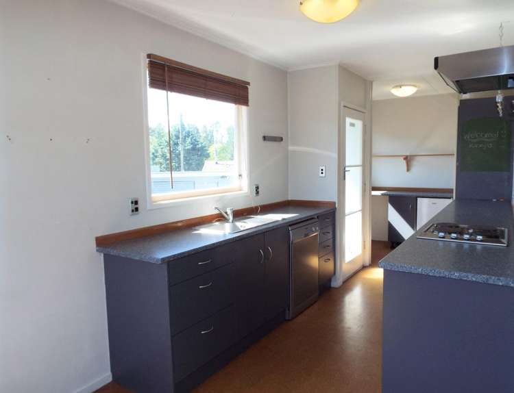 69 Lisa Crescent Mangakakahi_12