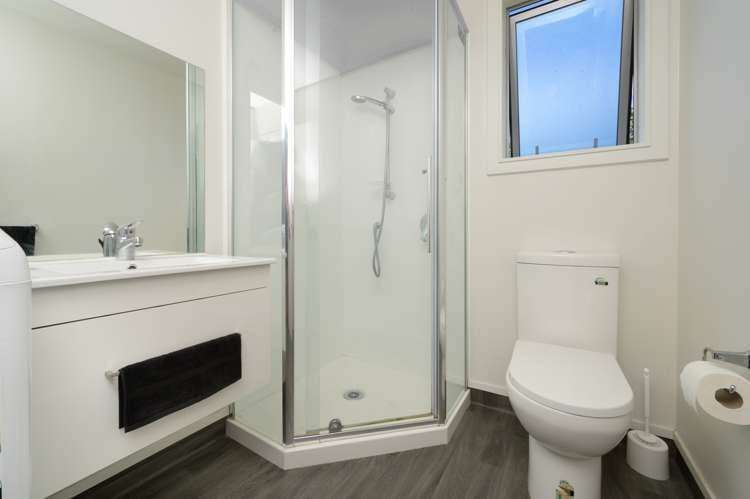 101 Princes Drive Britannia Heights_12