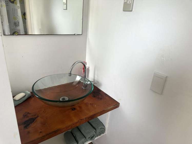 2 / 58 School Road Paihia_9