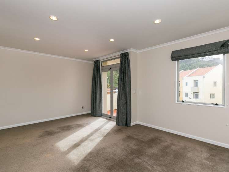 72/305 Evans Bay Parade Hataitai_6