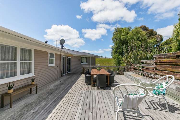 15 Totaravale Drive Totara Vale_11