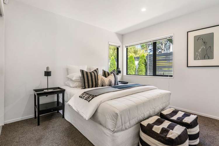 8 Saran Place Hillsborough_10