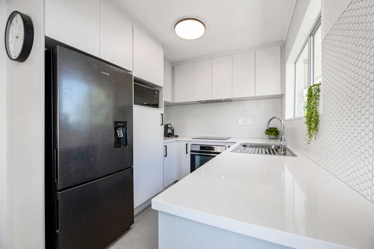 2/59 Archibald Road Kelston_7