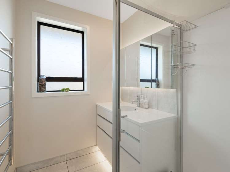 35 Oriana Crescent Hornby_9