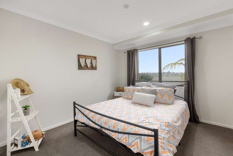 5 Greenstone Way Hairini_11