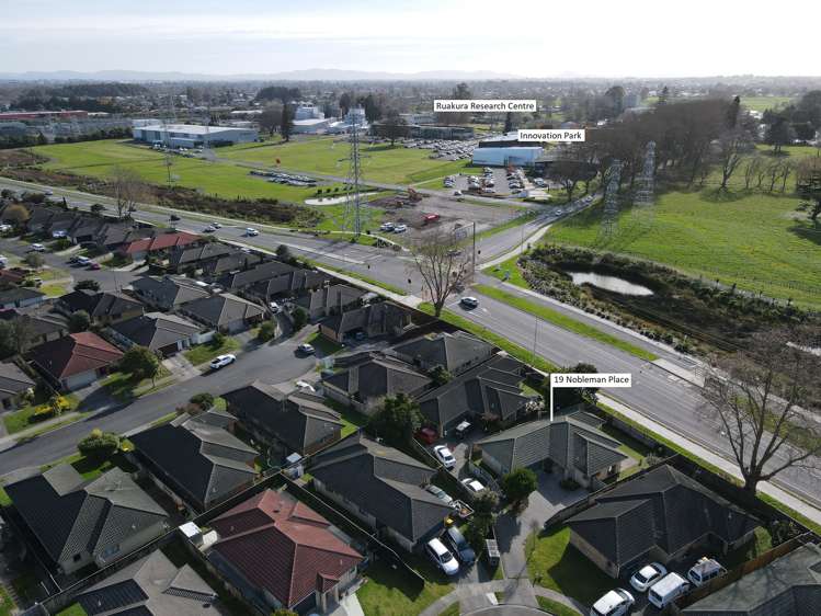 19 Nobleman Place Hamilton East_17