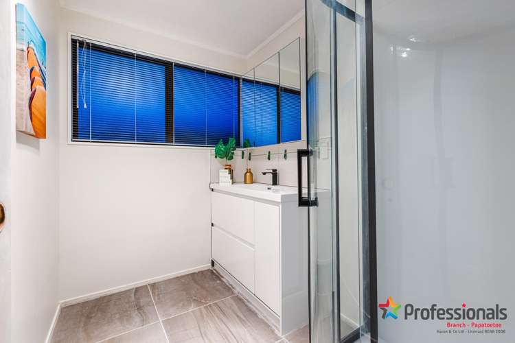 1/1 Ebenezer Way Clendon Park_8