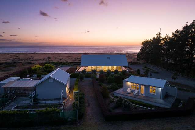 Picturesque Seaside Retreat